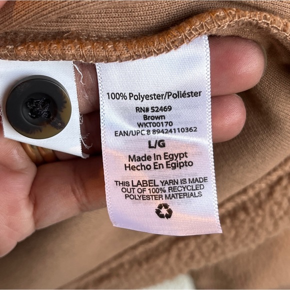 Free assembly tan sweater large - Picture 3 of 6